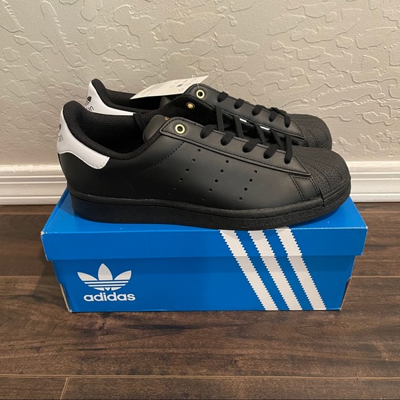 Adidas Originals Stan Smith vs. Superstar Sneakers - Picture 2 of 8